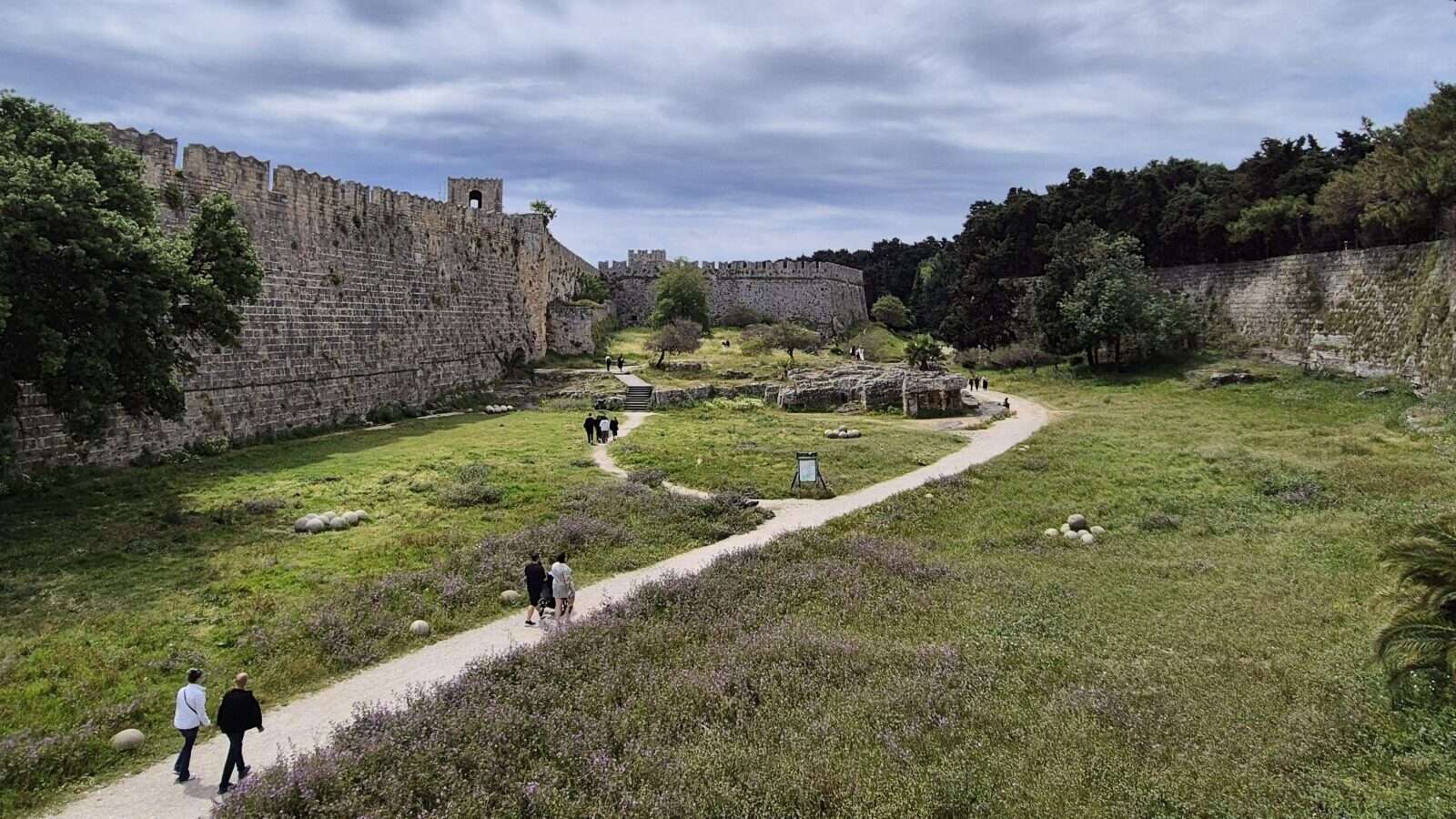 zahrady paláce rhodos